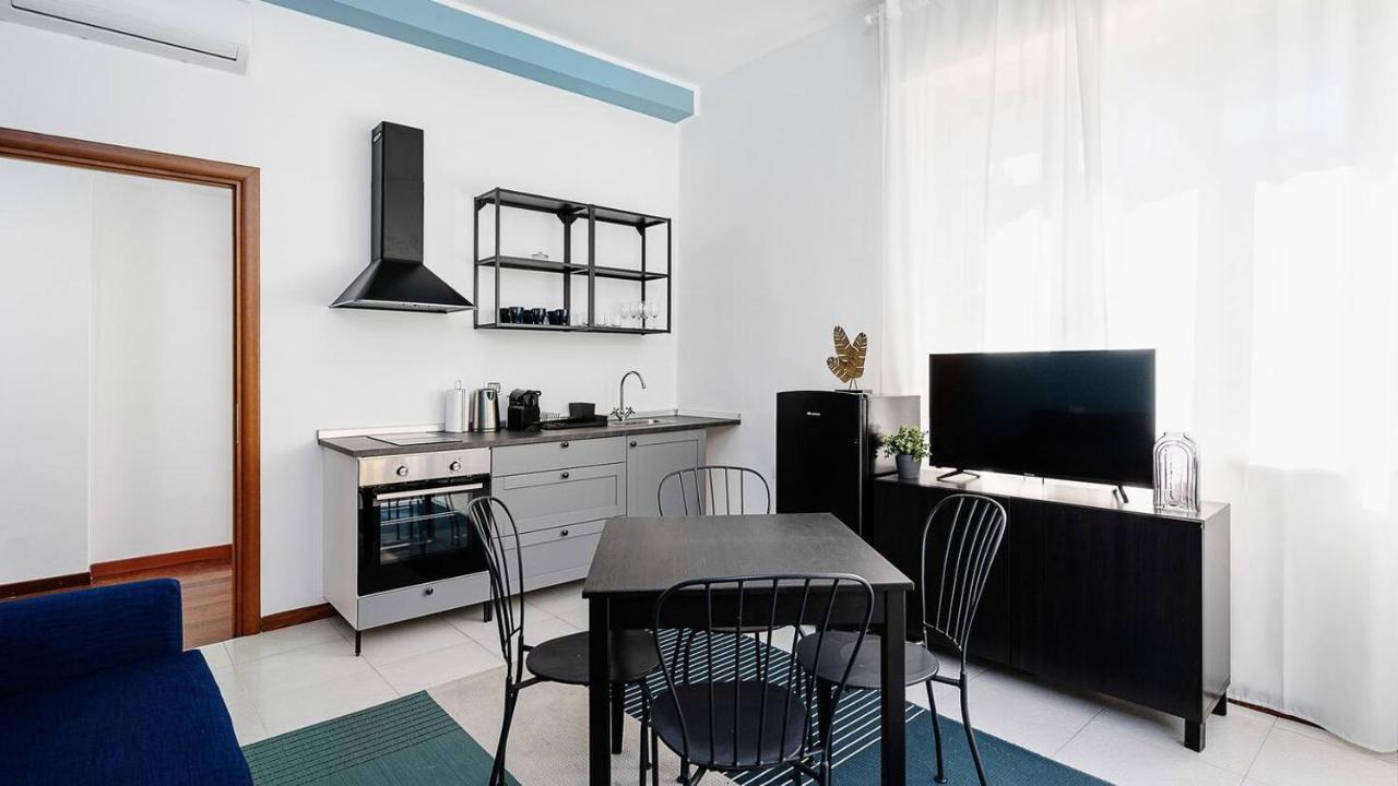 Apartamento Blue City Paradise - Renovated Apt In Center Milán Exterior foto